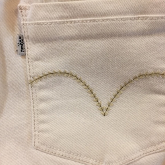 Levi’s White Cotton Capri Short Jeans - Picture 3 of 7